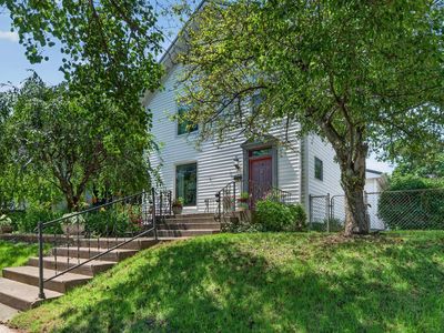 128 W 5th St