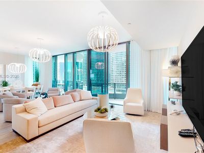 1000 Brickell Plz #1812