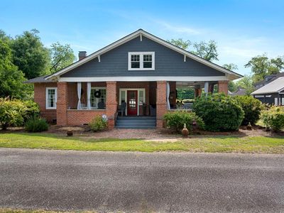 204 Jackson St N