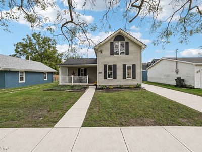 Property at 737 Perry St, Vermilion, OH