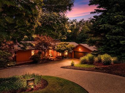 1102 Deerfield Dr