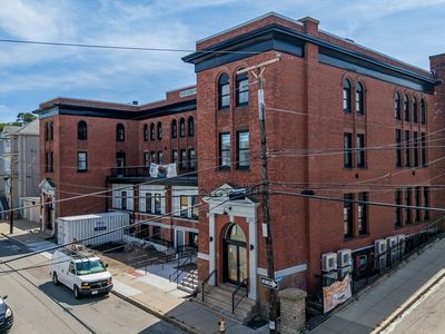 403 Division St #4