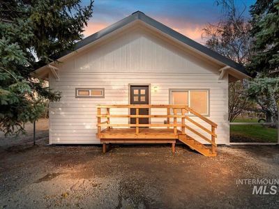 210 Golden Gate Ave E