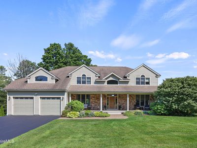 35 Meadow Ridge Dr