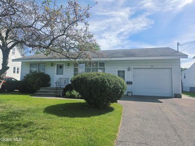 2720 Van Dyke Avenue