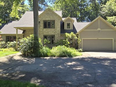 913 W Wellington Ct