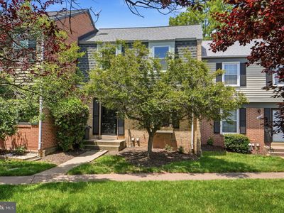 1072 Tottenham Ct