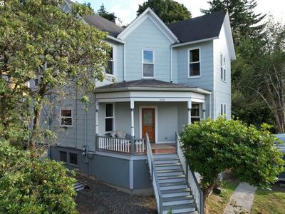 2689 Grand Ave