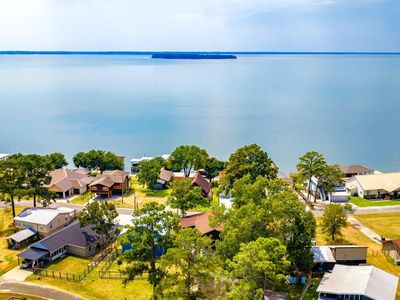 419 W Lake Shore Dr