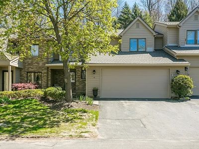 14 Colonial Cir