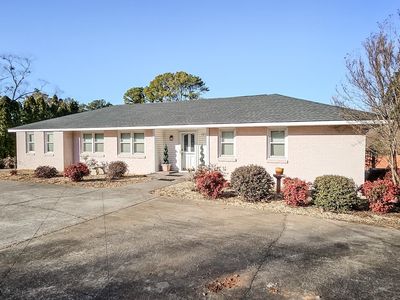 1203 Governors Dr SE