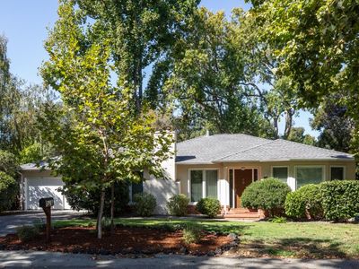 811 Stanford Ave