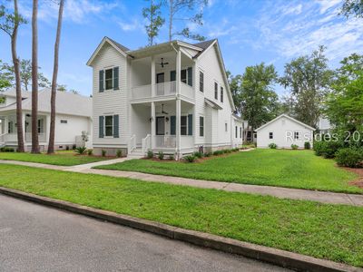 37 Park Sq S