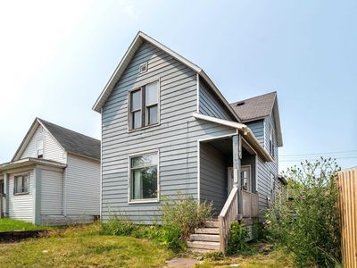 425 N 52nd Ave W
