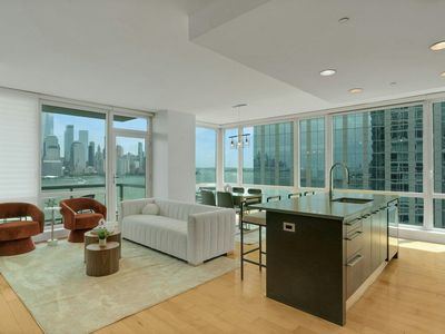 2 2nd St APT 1605