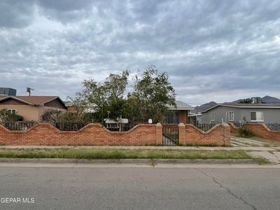 8401 Mount Whitney Dr