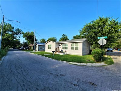 Property at 415 N Erskine, Seguin, TX
