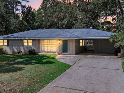 3316 Sandra Dr