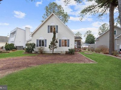 2 Waters Edge Ct