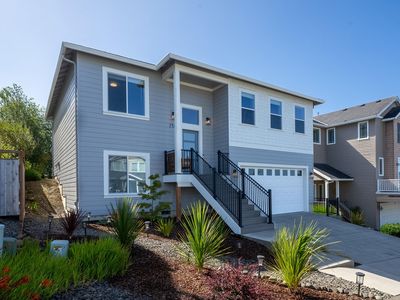 1585 Black Sands Way