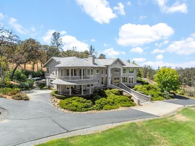 8300 Country Club Ln