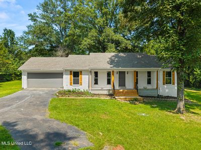 6822 Angie Dr