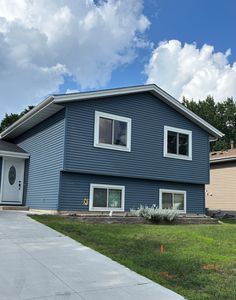 5704 Cedarwood St NE