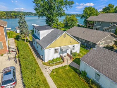 N28W27564 Peninsula DRIVE