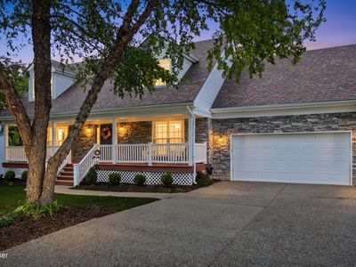 1605 E Crystal Dr