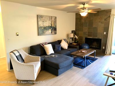 1527 Blake Ave APT 201