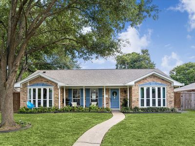 2203 Lamonte Ln