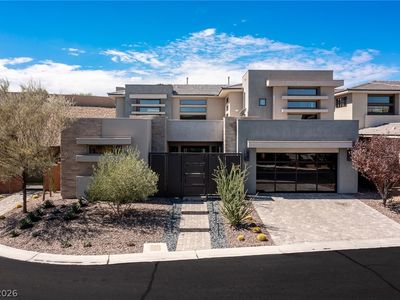 1 Garden Shadow Ln