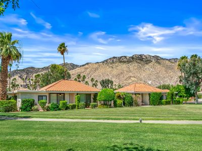 657 N Palomar Cir