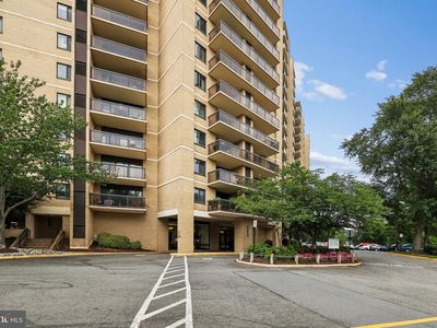 203 Yoakum Pkwy APT 925