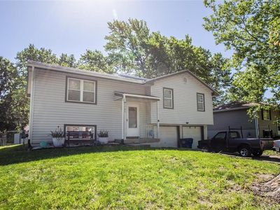 Property at 1705 High Dr, Oak Grove, MO