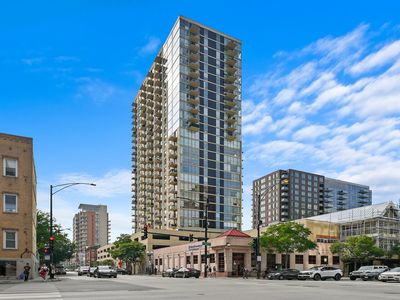 1212 N La Salle Dr APT 701