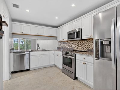 3503 Oaks Way #405