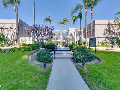 579 Fairview Ave #14