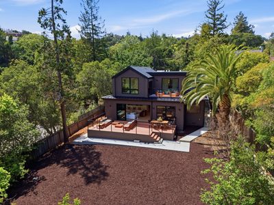 275 Hubbard Ave