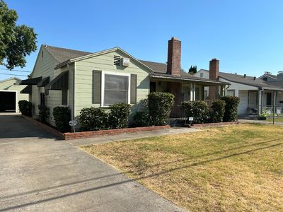 1768 Country Club Blvd