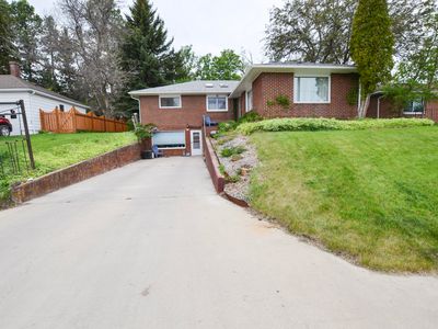 112 10th Ave S