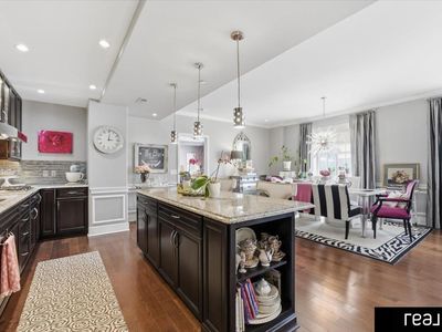 1403 Farnam St APT 808