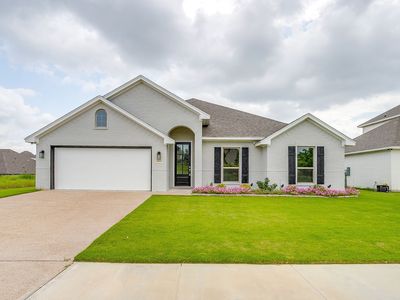 6913 Trail Rock Dr