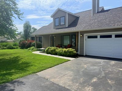 309 Lakeview Ln