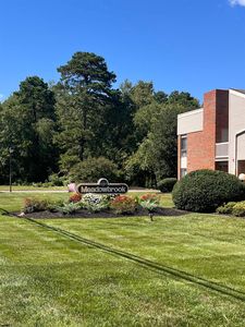607 Meadowbrook Dr #607