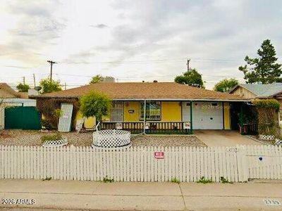 2739 W Montecito Avenue