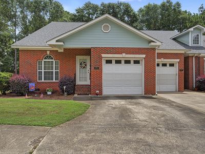 119 E Country Club Dr