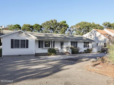 443 E Arverne Avenue