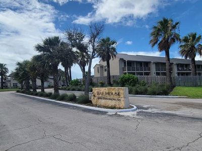 2001 Bayhouse Dr