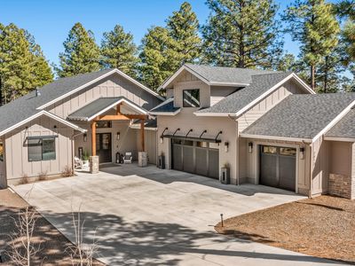 2072 N Cobblestone Cir